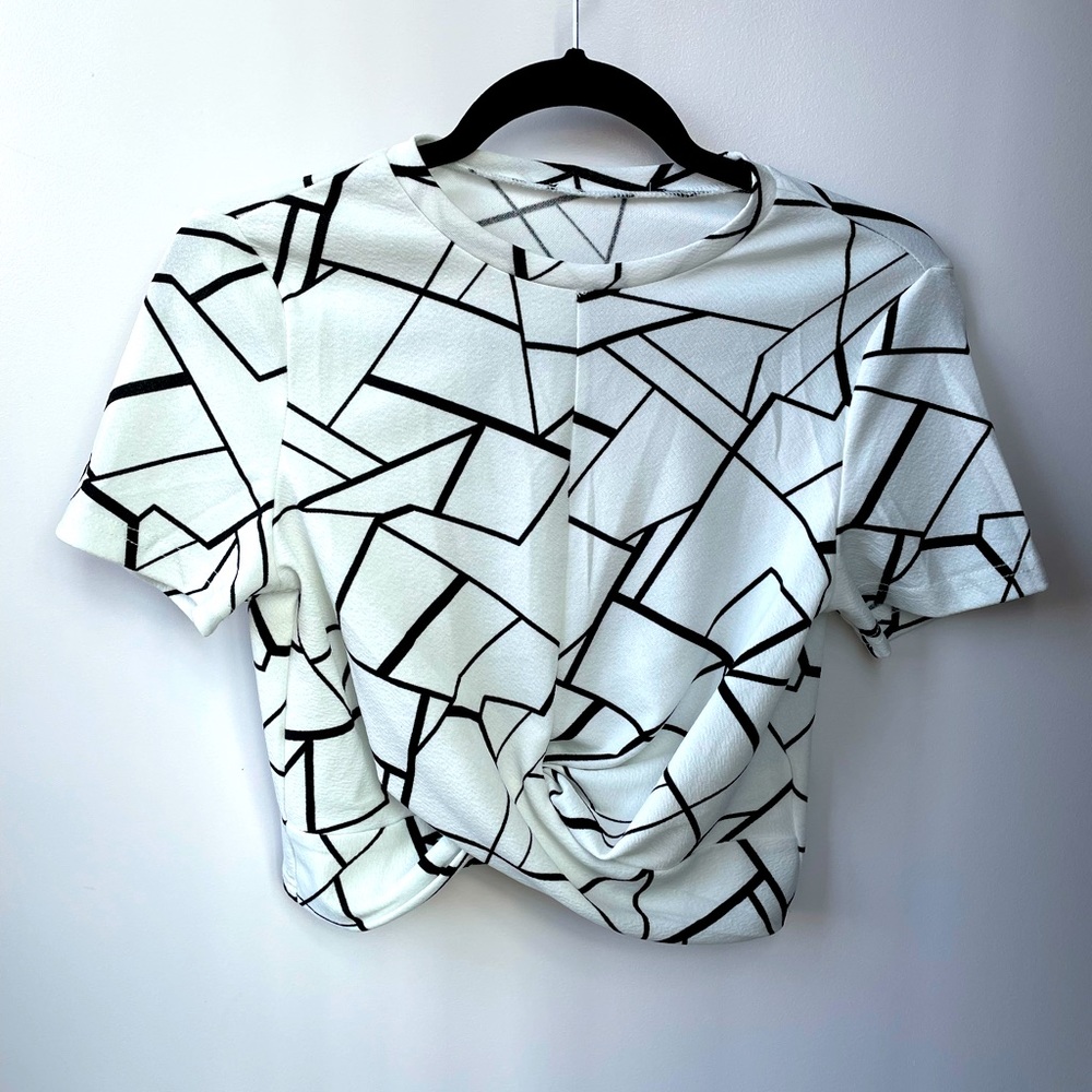 Geometric print crop top